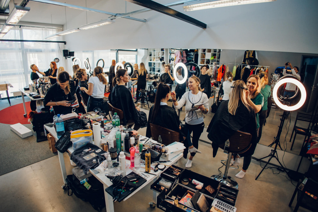 Team supervisor/ makeup designer